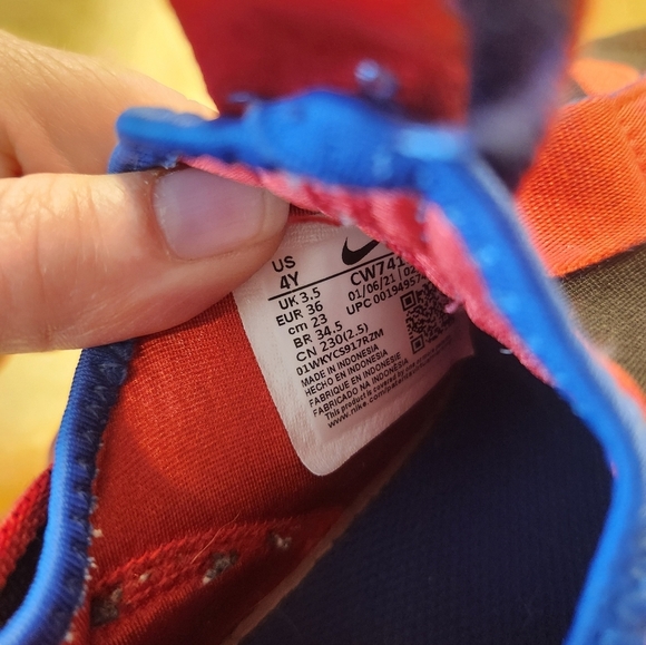 Youth Nike Sneakers Size 4Y - Picture 7 of 9